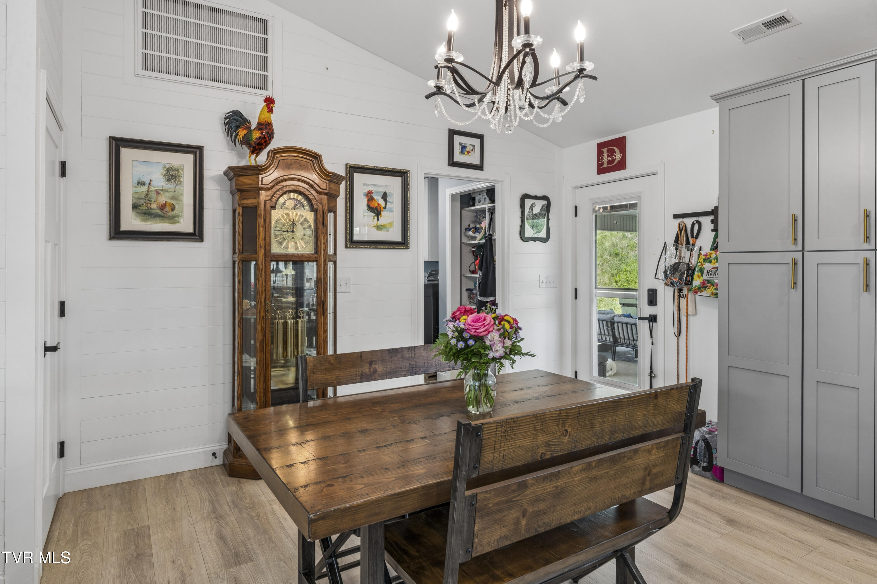 143 Stage Road Jonesborough, TN 37659 - Photo 19 of 48 Kitchen/Dining
