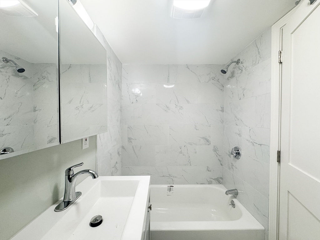 7 Sumner Place, Unit 2 Boston, MA 02128 - Photo 11 of 17