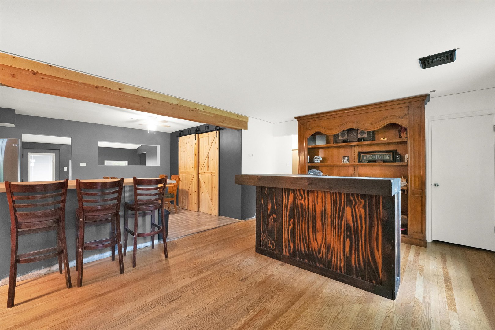 3124 Hickory Road Homewood, IL 60430 - Photo 7 of 34 Gallery Image 7