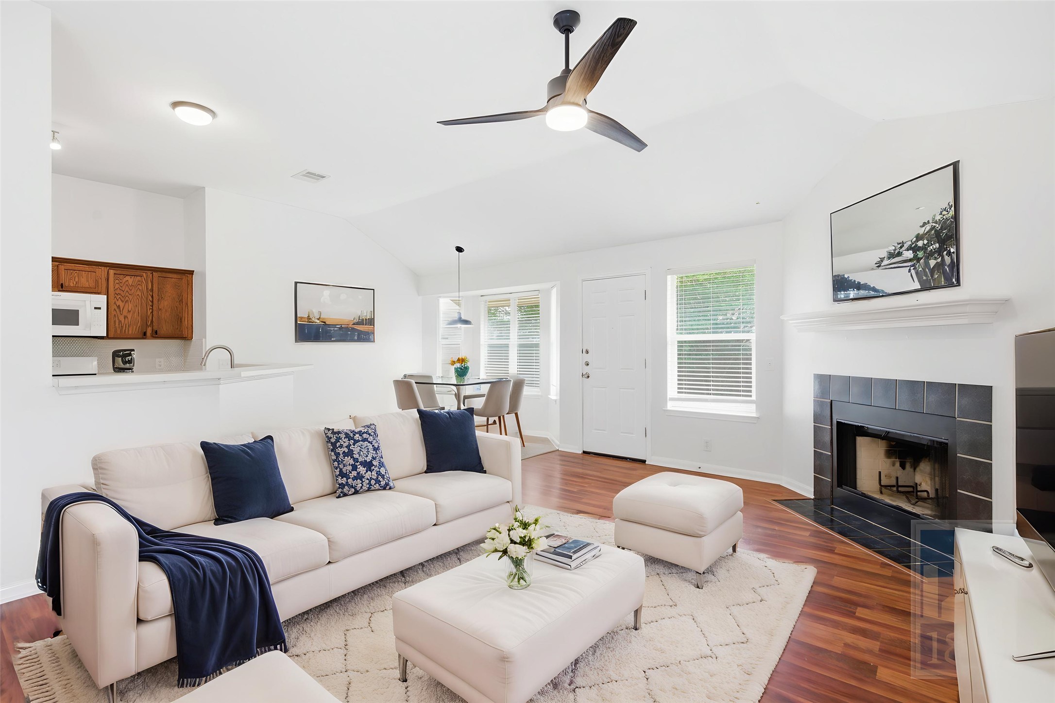 1006 Buttercup Court Leander, TX 78641 - Photo 2 of 32 Virtually Staged Photo - Living Room