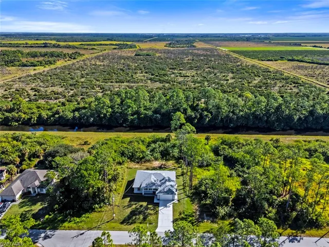 a view of a floor with an ocean view