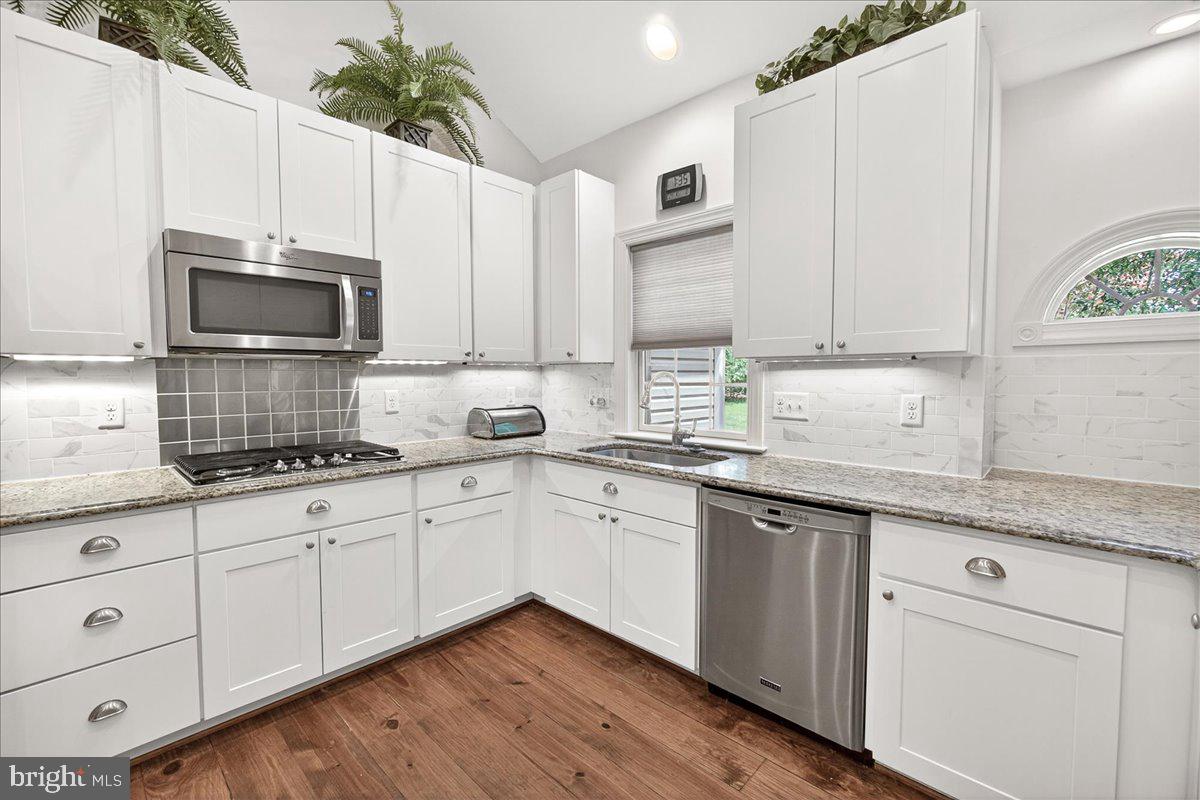 2516 Daisy Road Woodbine, MD 21797 - Photo 12 of 78 Modern kitchen with sleek finishes.