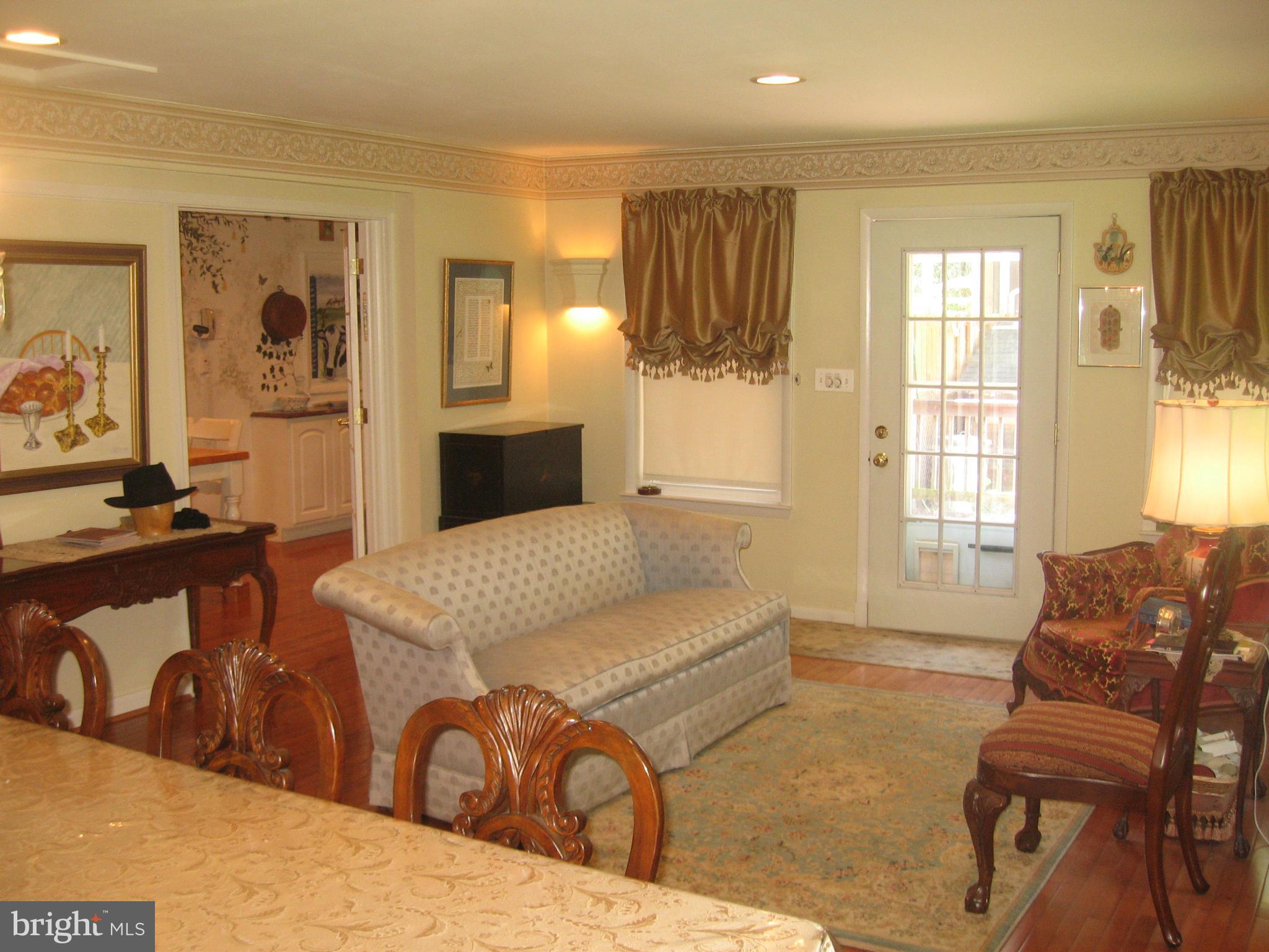 3406 Midfield Road Pikesville, MD 21208 - Photo 14 of 30 Family Room