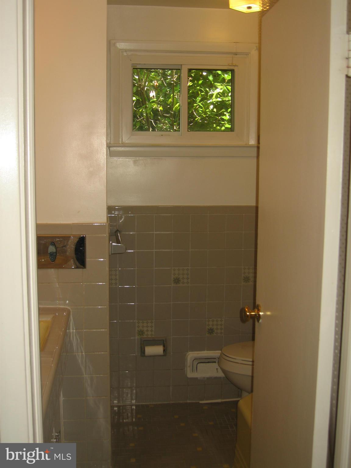 3406 Midfield Road Pikesville, MD 21208 - Photo 22 of 30 Bath