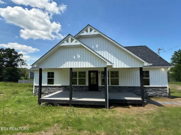 $289,900 | 408 Glade Springs Road, La Follette, TN 37766