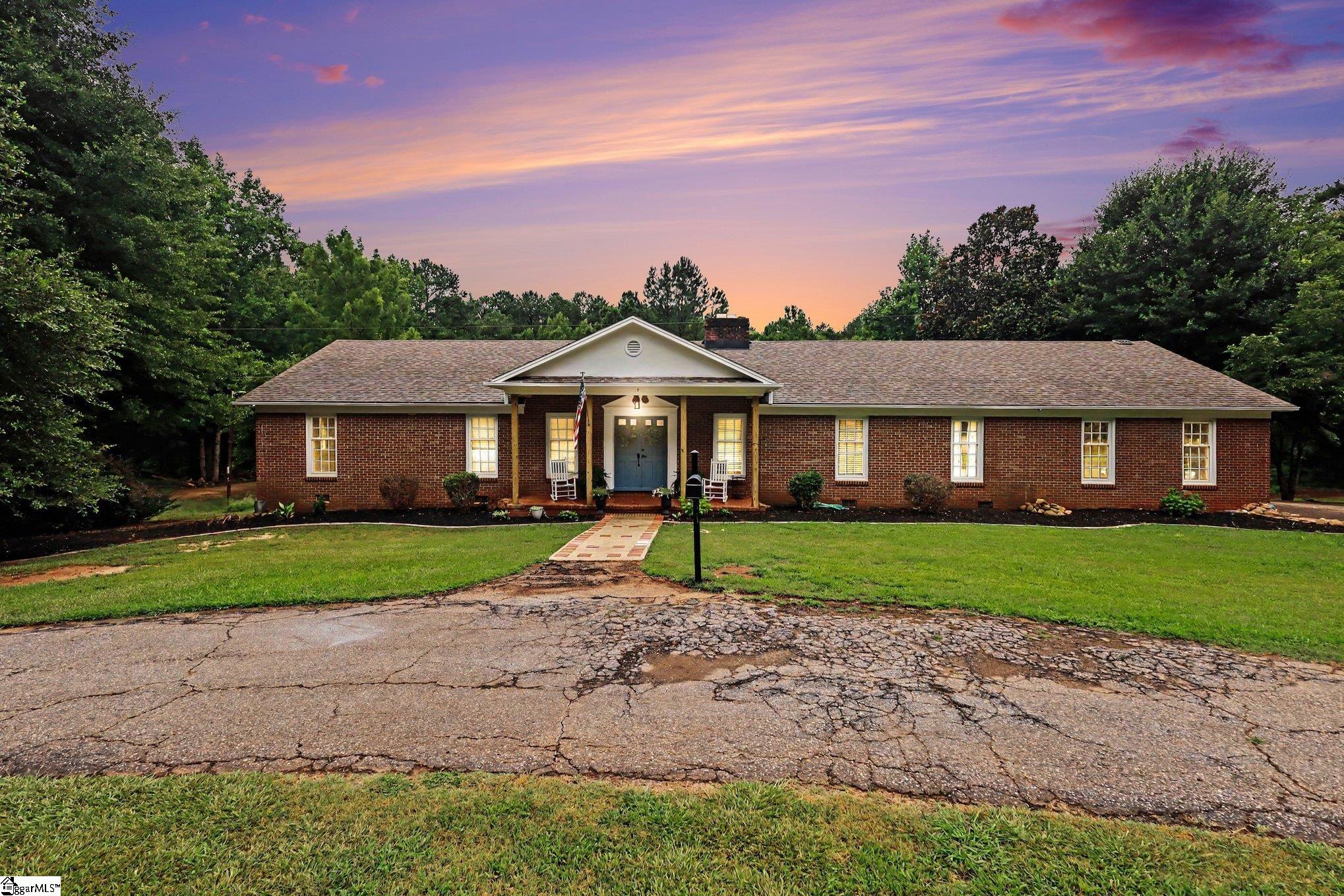 440 Bowen Road Anderson, SC 29621 - Photo 2 of 32