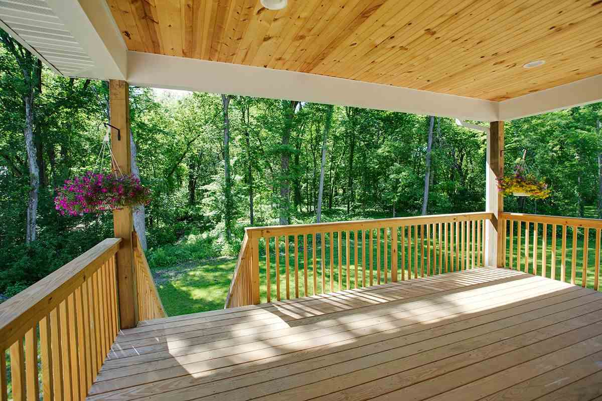 8229 Buck Ridge Road Cedar Falls, IA 50613 - Photo 19 of 22 Gallery Image 19