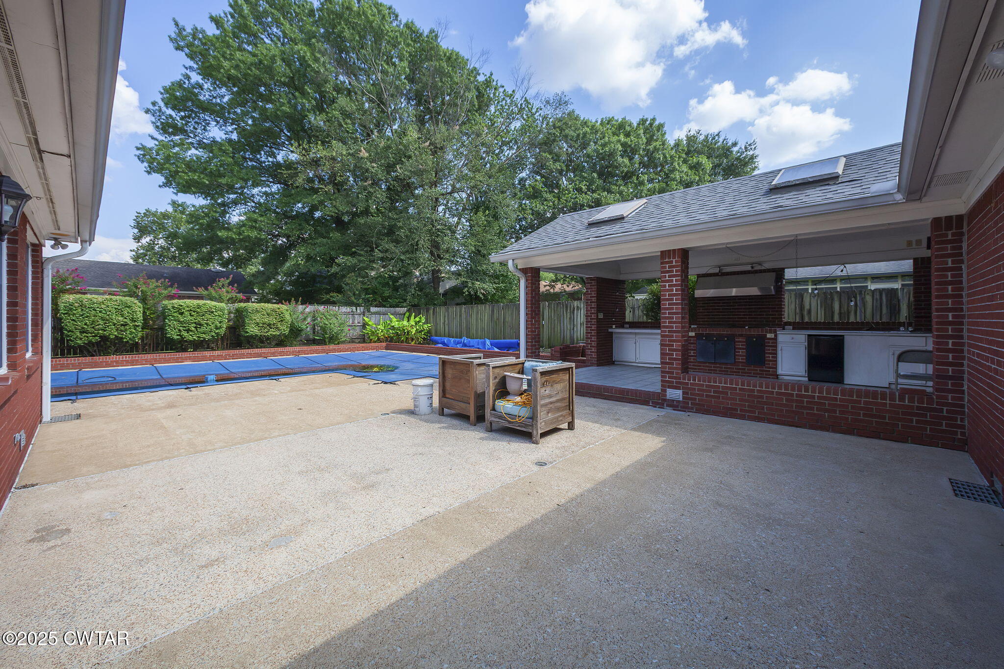 6 Jamestown Drive Jackson, TN 38305 - Photo 27 of 32 a view of a house with backyard and porch