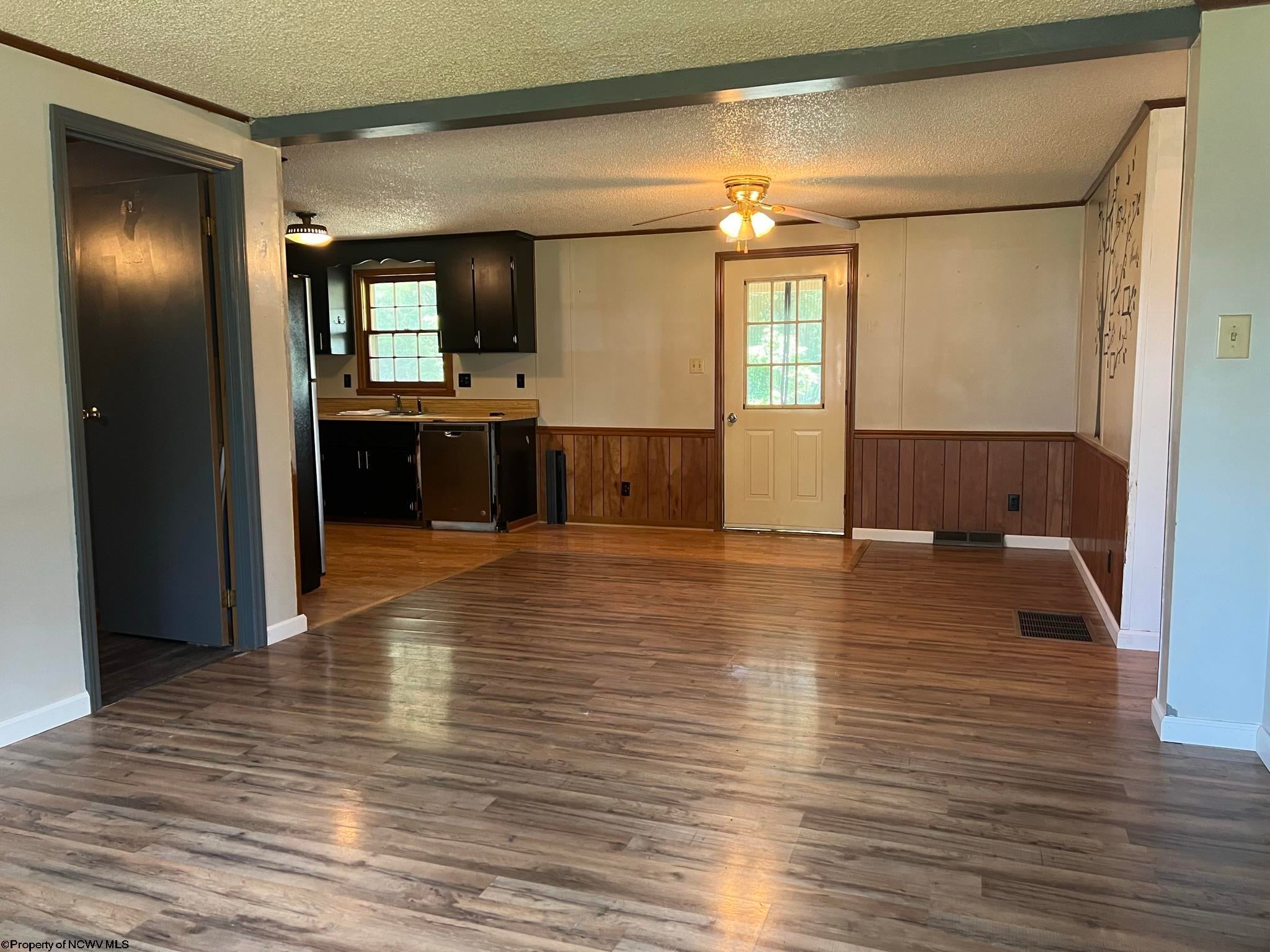 410 Q Road Arthurdale, WV 26520 - Photo 4 of 30 Gallery Image 4
