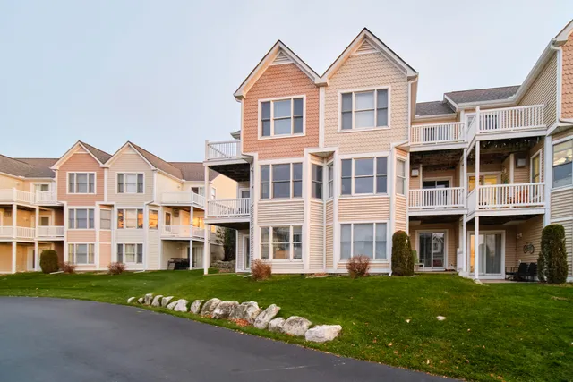 $469,900 | 84 Charter Court, Manistee, MI 49660