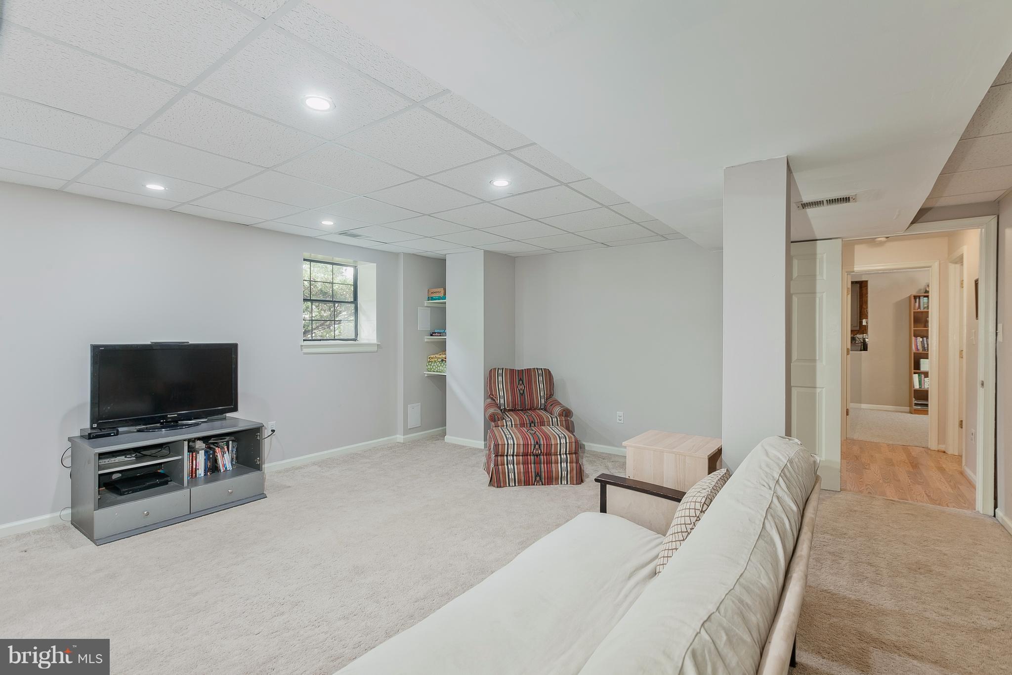 10627 Old Barn Road New Market, MD 21774 - Photo 16 of 30 Family Room