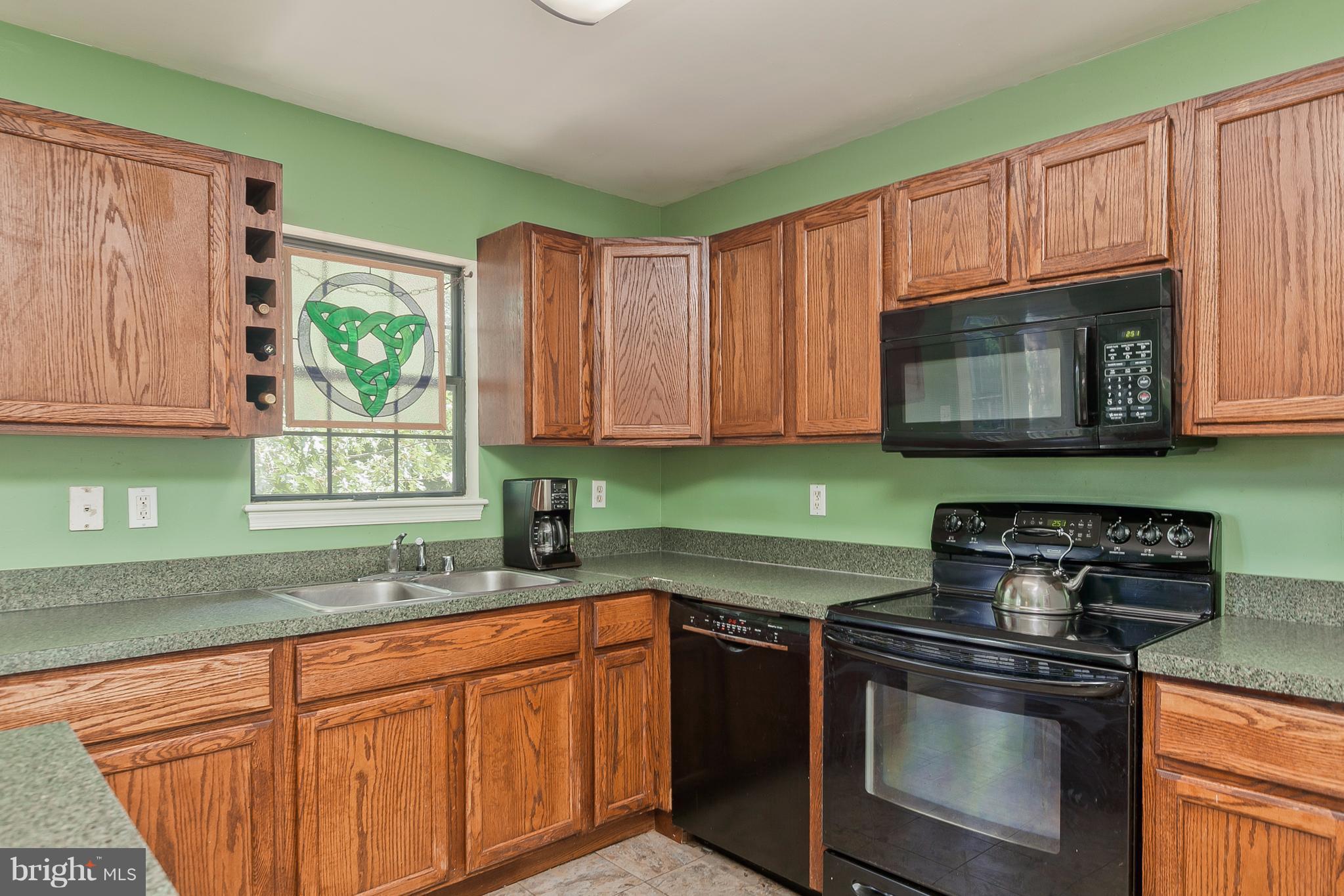 10627 Old Barn Road New Market, MD 21774 - Photo 6 of 30 Kitchen