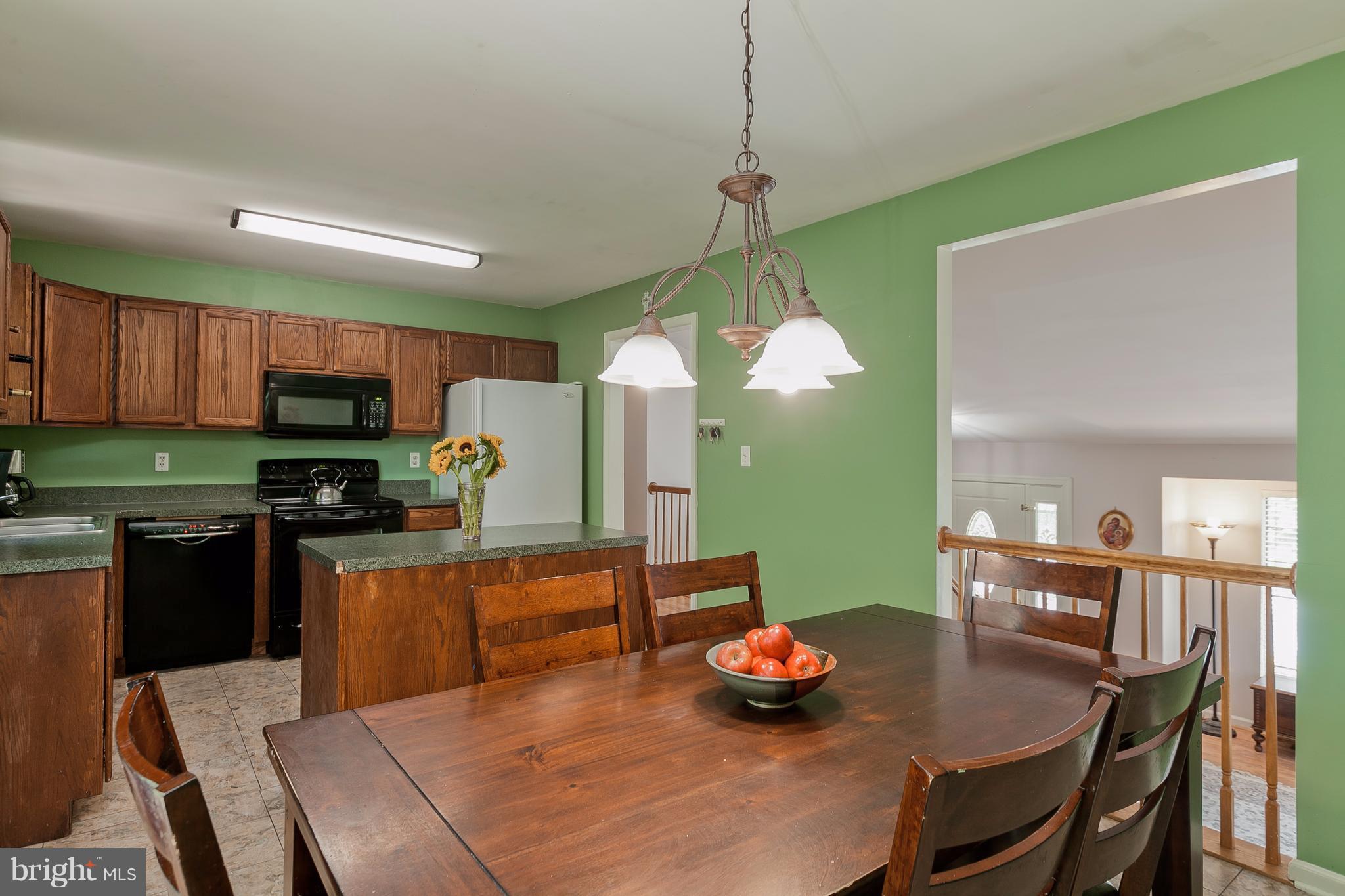 10627 Old Barn Road New Market, MD 21774 - Photo 8 of 30 Dining Room
