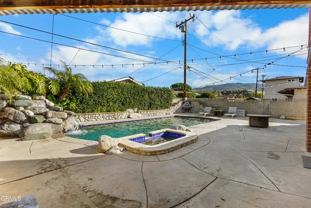 a outdoor space with the garden