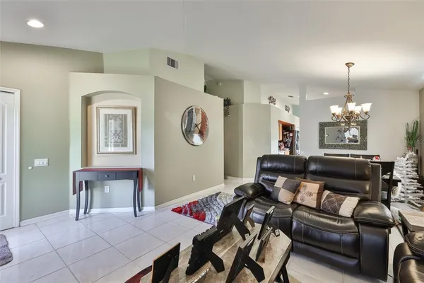 $385,000 | 942 Ridge Haven Drive, Brandon, FL 33511