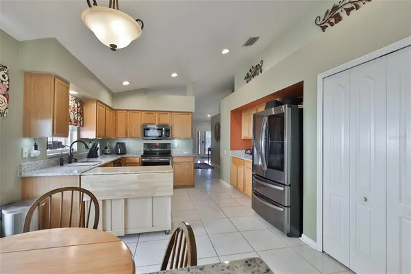$385,000 | 942 Ridge Haven Drive, Brandon, FL 33511
