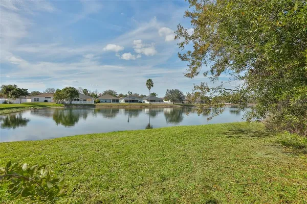 $385,000 | 942 Ridge Haven Drive, Brandon, FL 33511