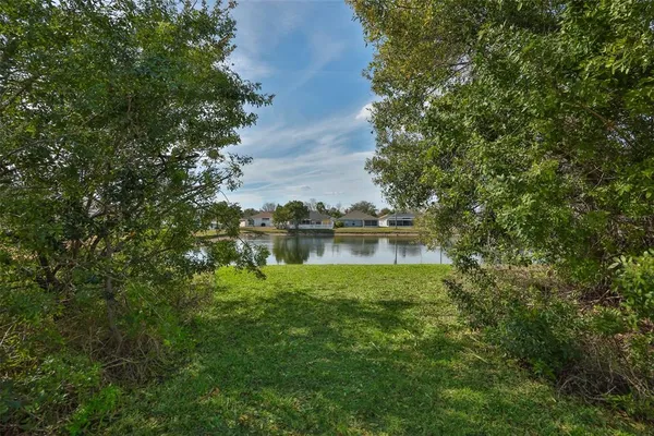 $385,000 | 942 Ridge Haven Drive, Brandon, FL 33511