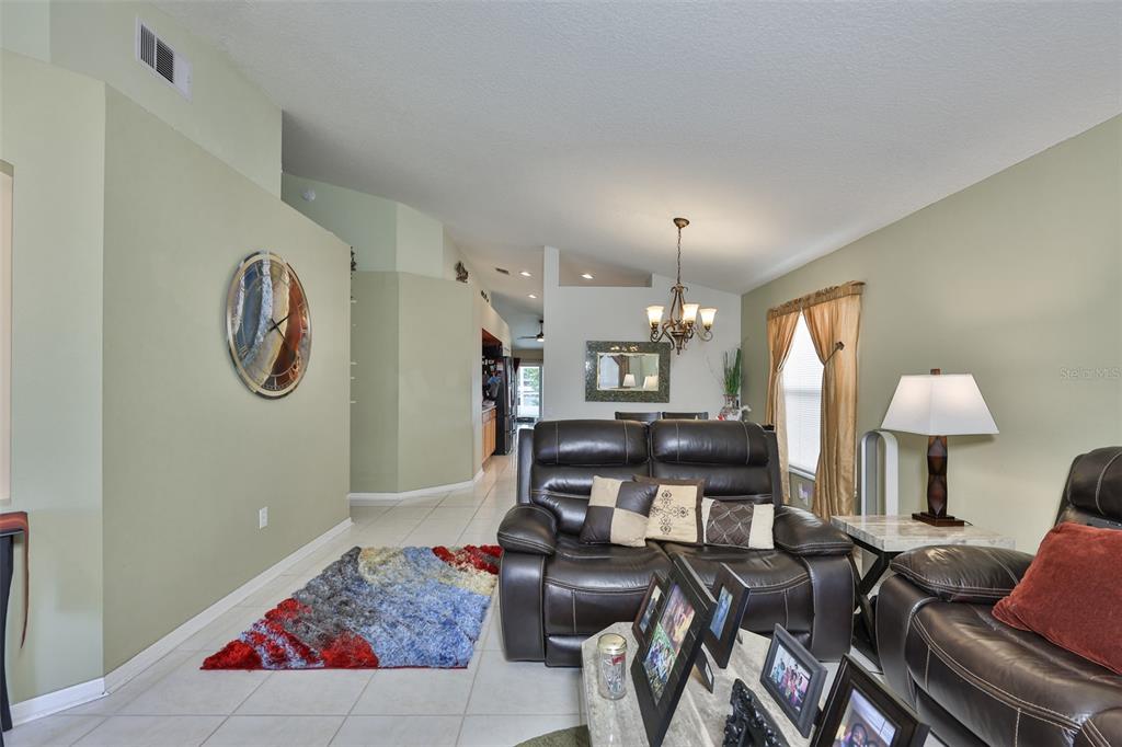 942 Ridge Haven Drive Brandon, FL 33511 - Photo 9 of 37