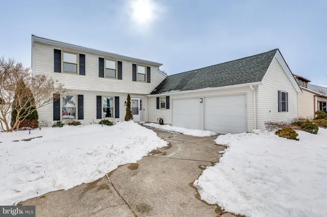 $599,900 | 45 Stratford Lane, Mount Laurel, NJ 08054