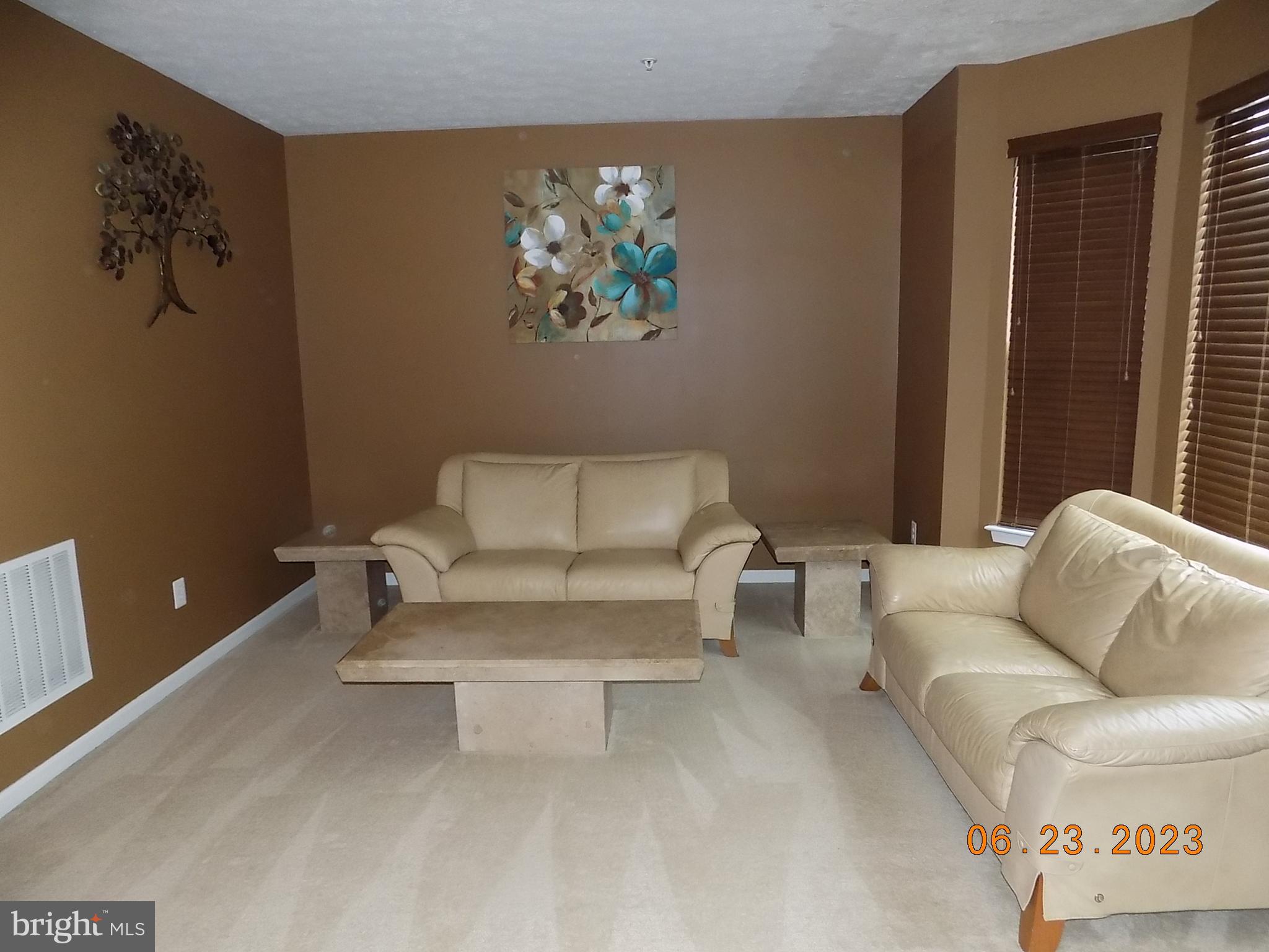 9659 Davison Road Middle River, MD 21220 - Photo 2 of 34 Living Room