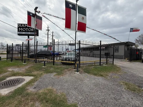 $6,000 | 11055 Eastex Freeway, Houston, TX 77093