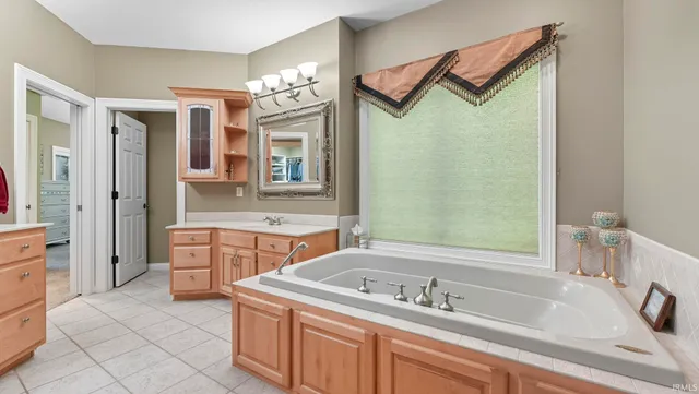 $823,000 | 7609 Billingsley Woods, Fort Wayne, IN 46804