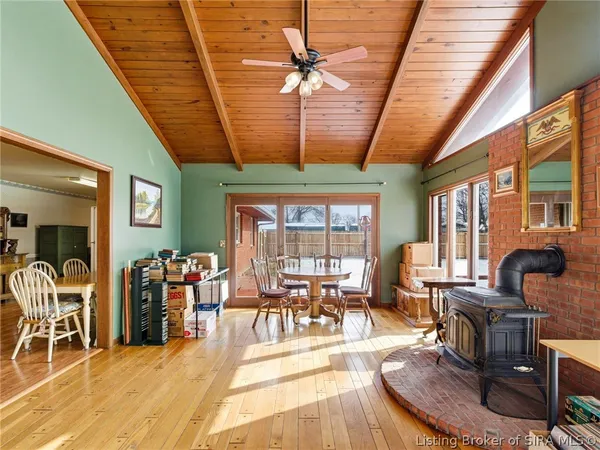 $1 | 205 Crestwood Drive, Madison, IN 47250