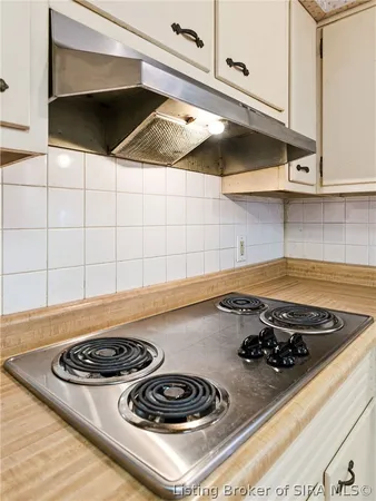 $1 | 205 Crestwood Drive, Madison, IN 47250