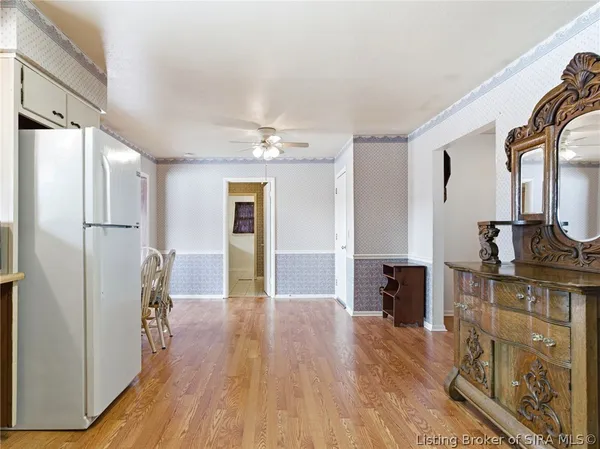 $1 | 205 Crestwood Drive, Madison, IN 47250