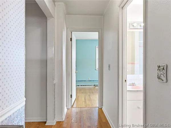 $1 | 205 Crestwood Drive, Madison, IN 47250