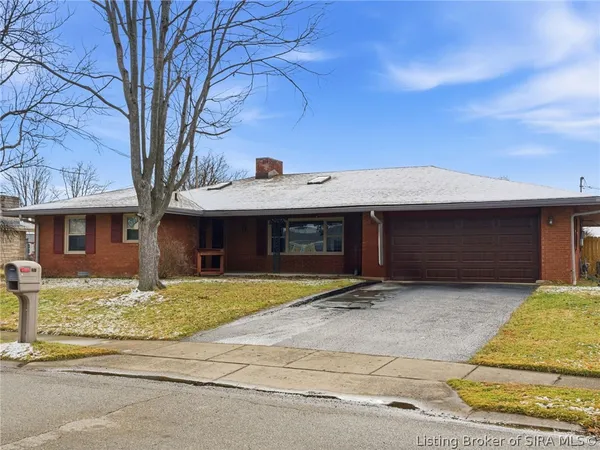 $1 | 205 Crestwood Drive, Madison, IN 47250