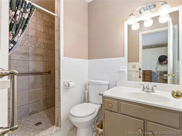 $1 | 205 Crestwood Drive, Madison, IN 47250