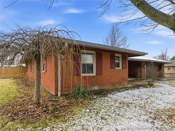 $1 | 205 Crestwood Drive, Madison, IN 47250