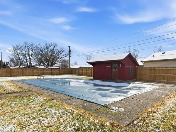 $1 | 205 Crestwood Drive, Madison, IN 47250