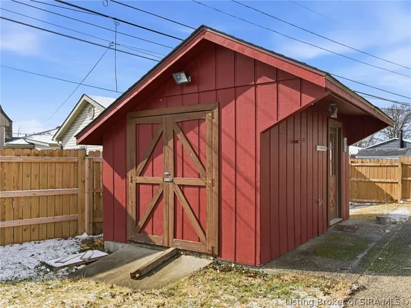 $1 | 205 Crestwood Drive, Madison, IN 47250