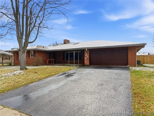 $1 | 205 Crestwood Drive, Madison, IN 47250