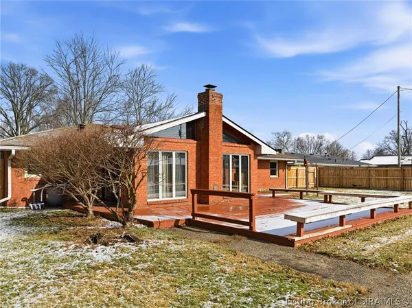 $1 | 205 Crestwood Drive, Madison, IN 47250