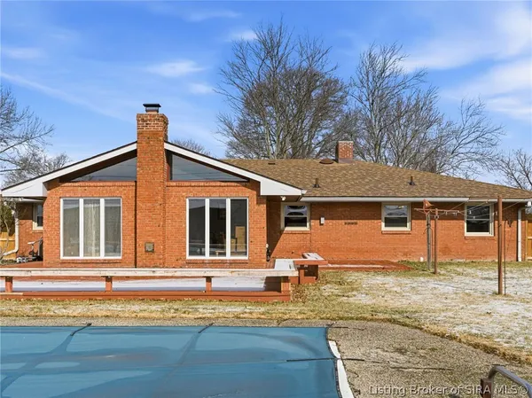 $1 | 205 Crestwood Drive, Madison, IN 47250