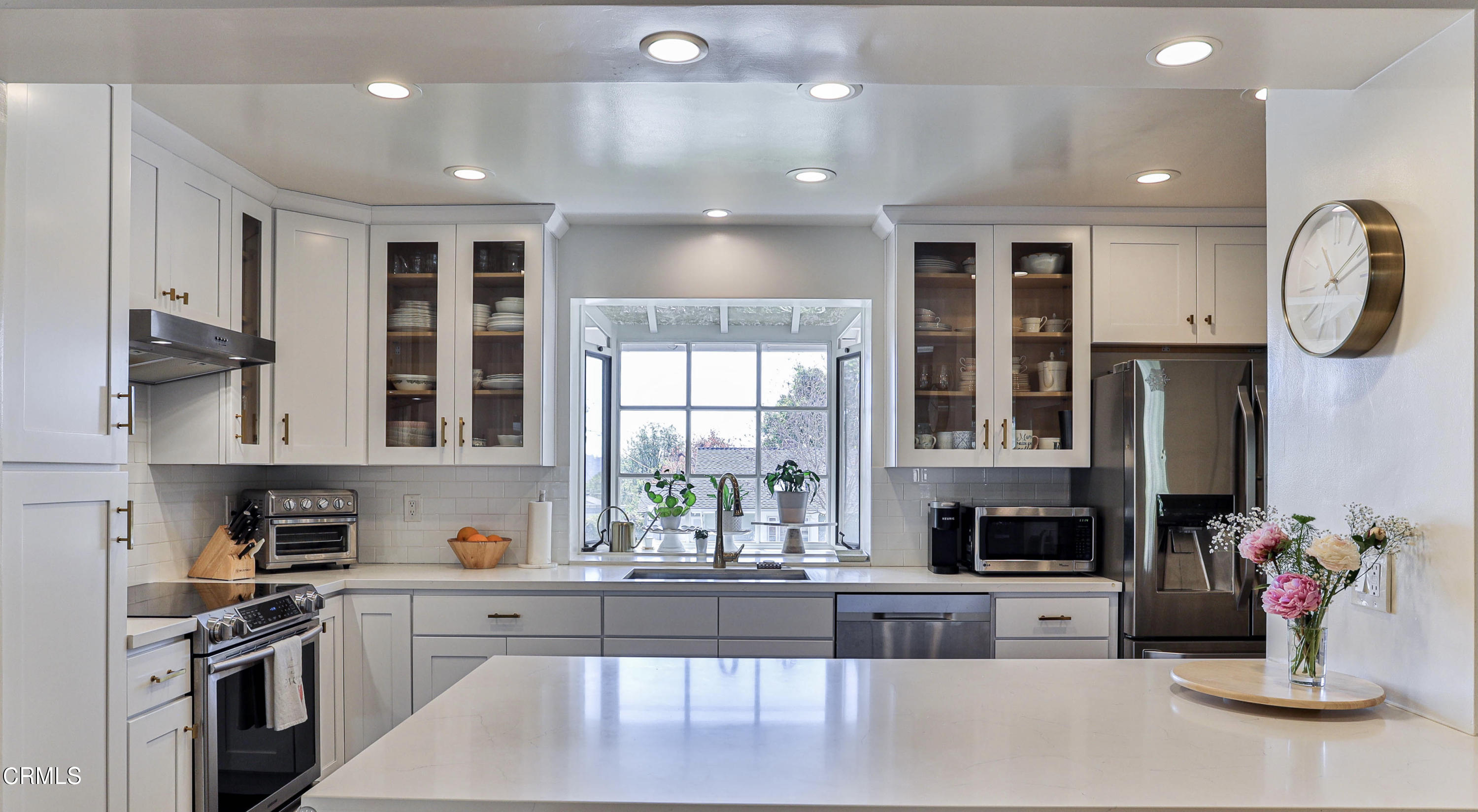 911 Flanders Road La Canada Flintridge, CA 91011 - Photo 11 of 37 14