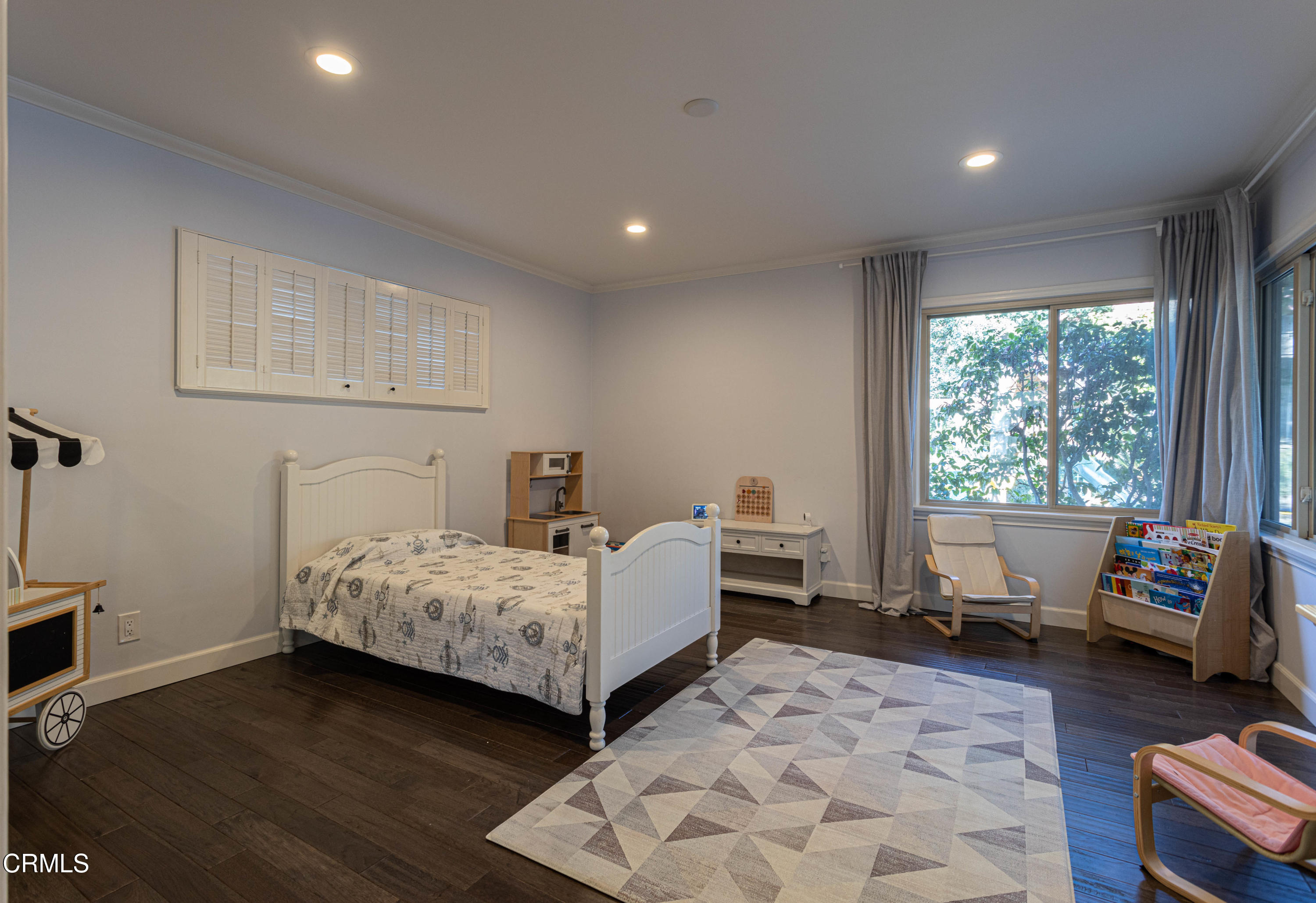 911 Flanders Road La Canada Flintridge, CA 91011 - Photo 21 of 37 30