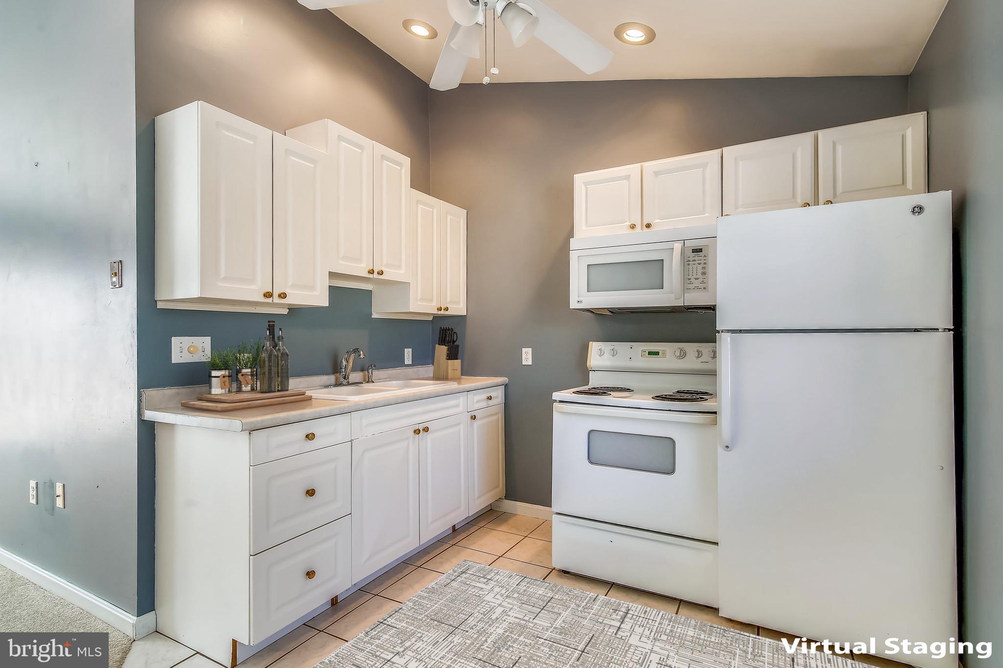 6512 Putman Road Thurmont, MD 21788 - Photo 13 of 47 Cottage Kitchen Virtual Staged