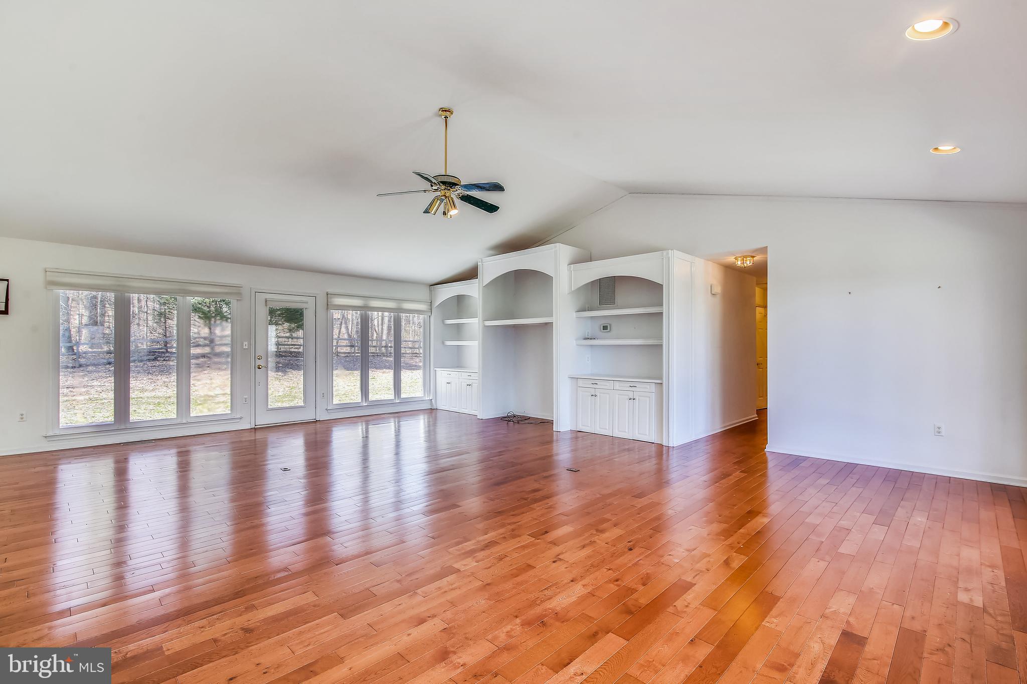 6512 Putman Road Thurmont, MD 21788 - Photo 21 of 47 Living Room & Dining Room View 1