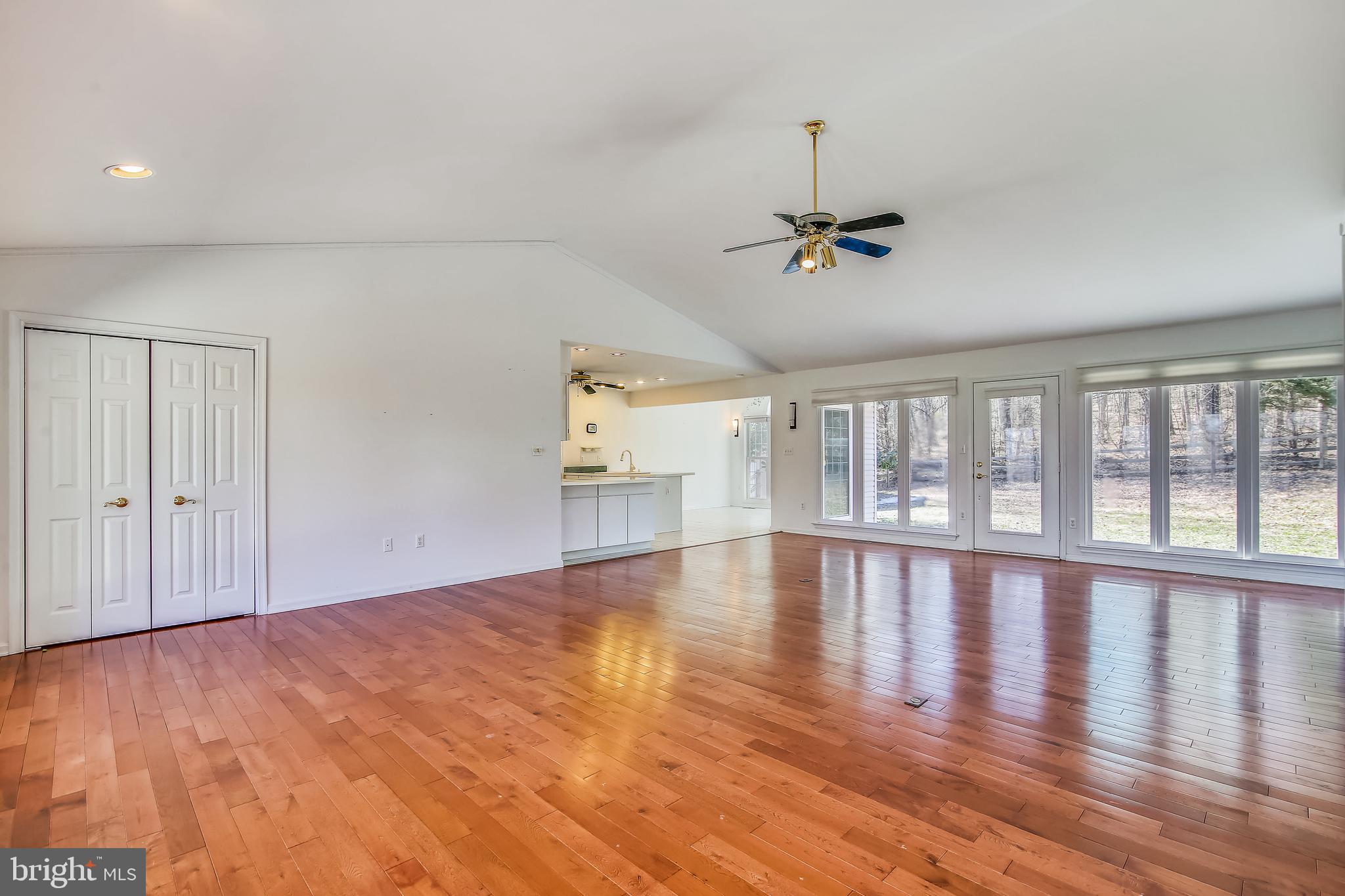 6512 Putman Road Thurmont, MD 21788 - Photo 22 of 47 Living Room & Dining Room View 2