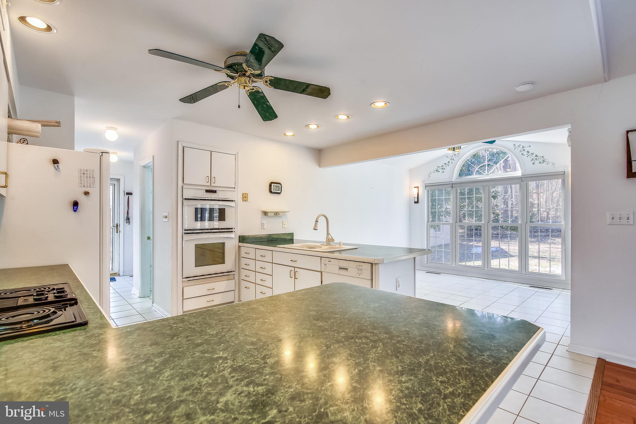 6512 Putman Road Thurmont, MD 21788 - Photo 25 of 47 Kitchen through to Breakfast Room
