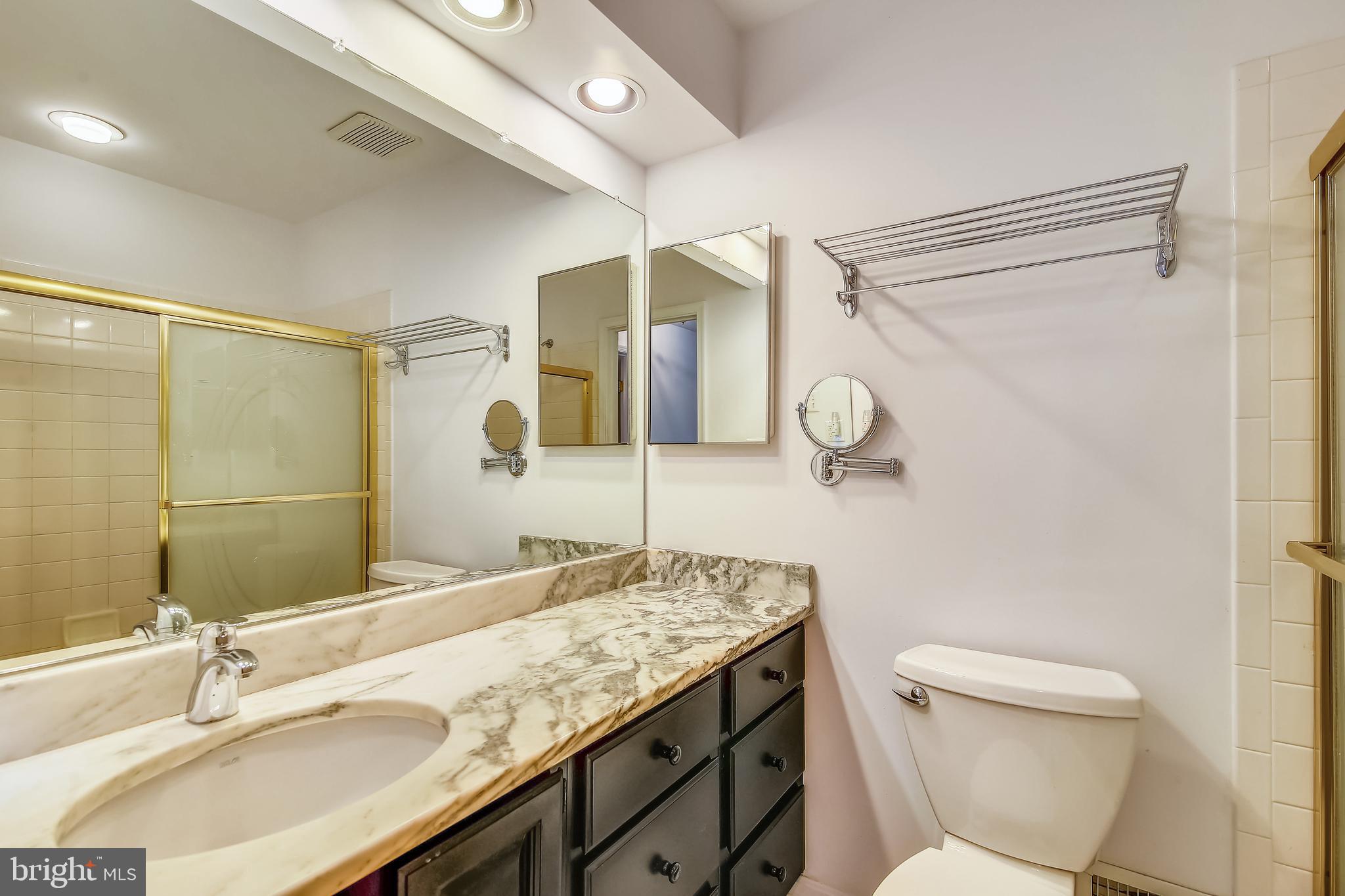 6512 Putman Road Thurmont, MD 21788 - Photo 33 of 47 Hall Bath
