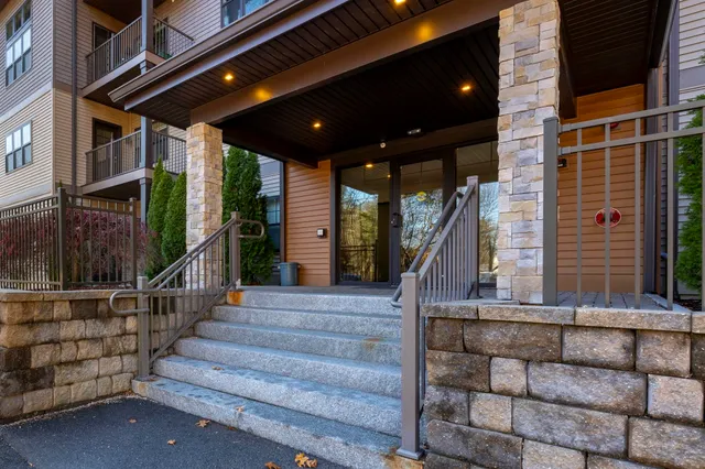 $649,000 | 150 Highway 1, Unit 206, Portsmouth, NH 03801