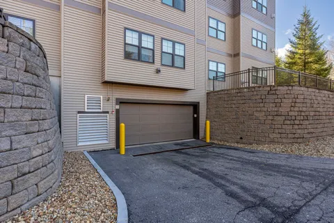 $649,000 | 150 Highway 1, Unit 206, Portsmouth, NH 03801