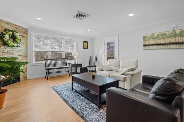 $649,000 | 150 Highway 1, Unit 206, Portsmouth, NH 03801