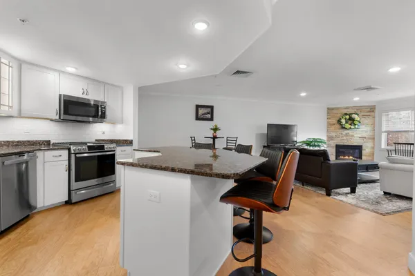 $649,000 | 150 Highway 1, Unit 206, Portsmouth, NH 03801